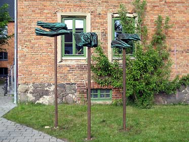 Drei Skulpturen. Neustrelitz 2005